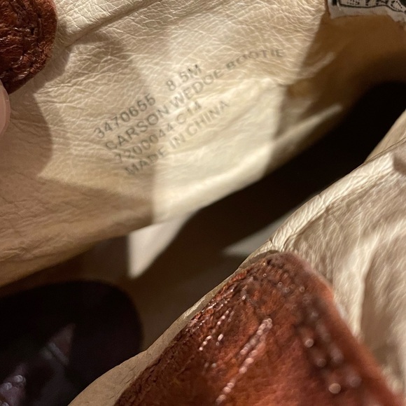 Frye Carson Wedge Cognac Leather Ankle Bootie Size 8.5 - Picture 7 of 9